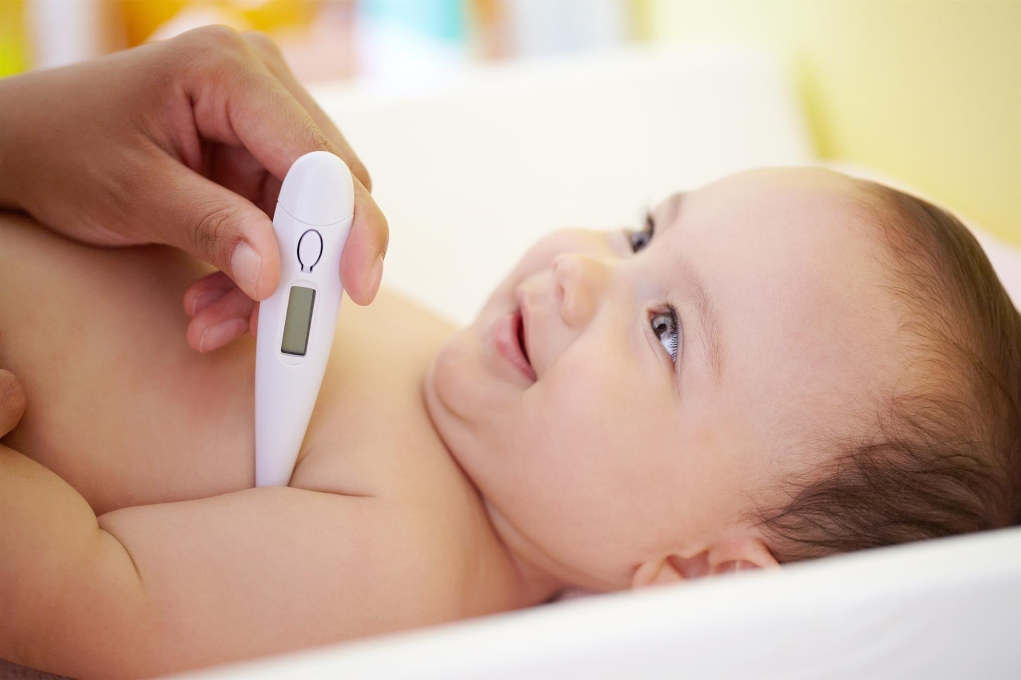 Come misurare la febbre al neonato: Consigli. - Luxury Kids