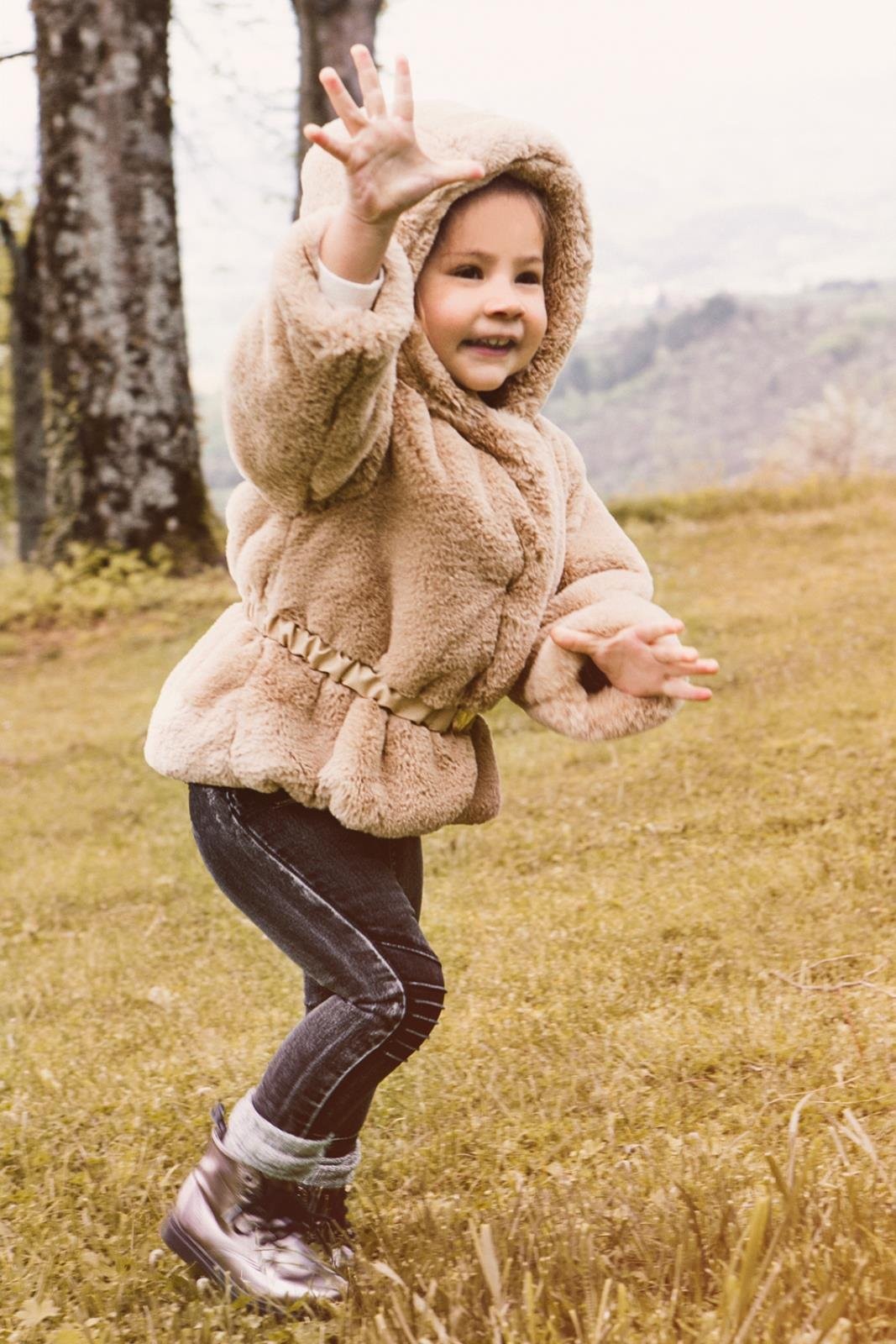 Ecopelliccia Con Cappuccio Beige Neonata Sarabanda R258 Luxurykids