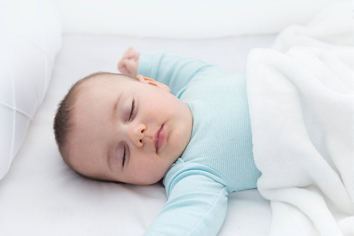 Come proteggere il neonato durante il sonno?