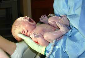 Cosa prova un neonato quando nasce?