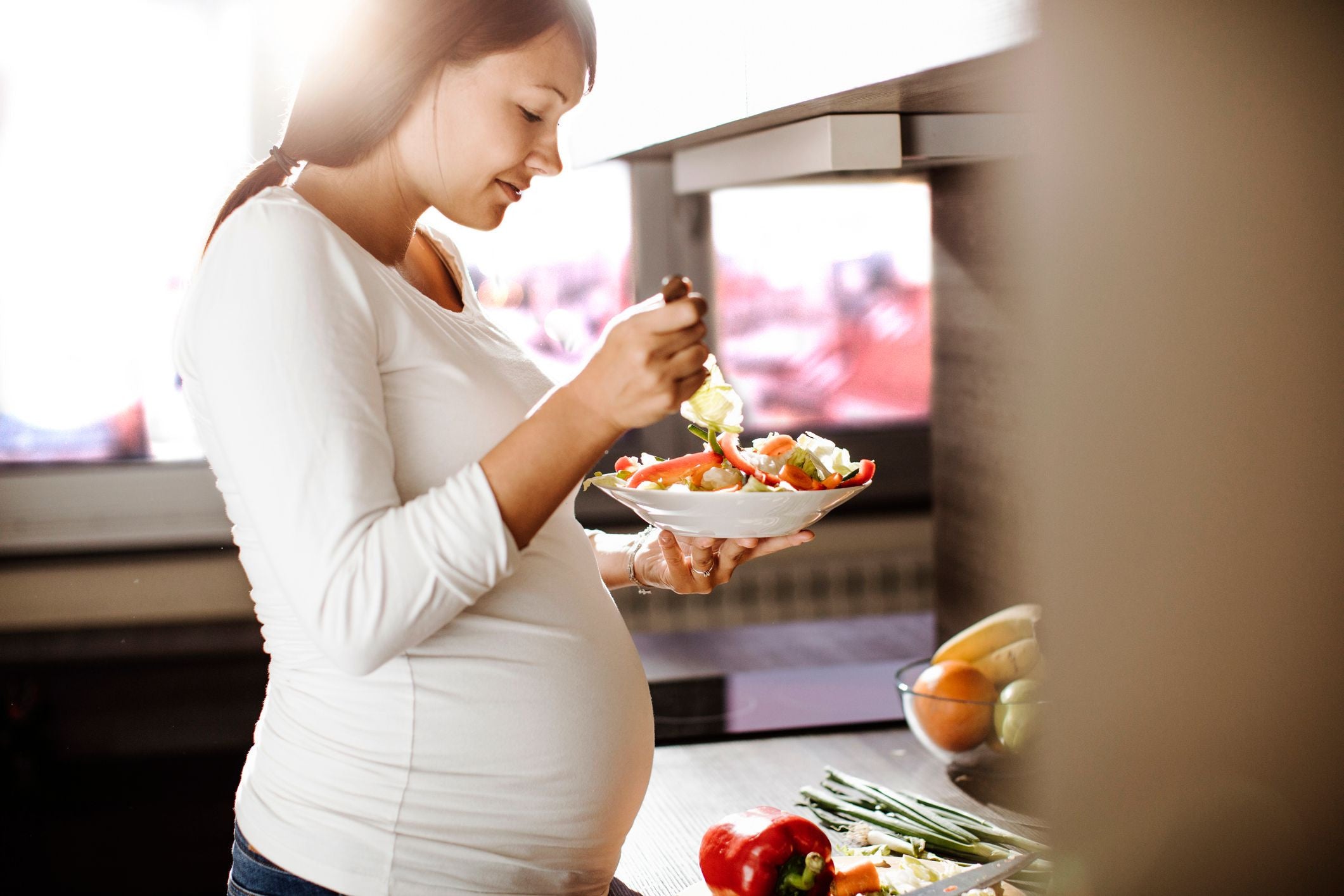 Cibi da evitare in gravidanza consigli per le neo mamme