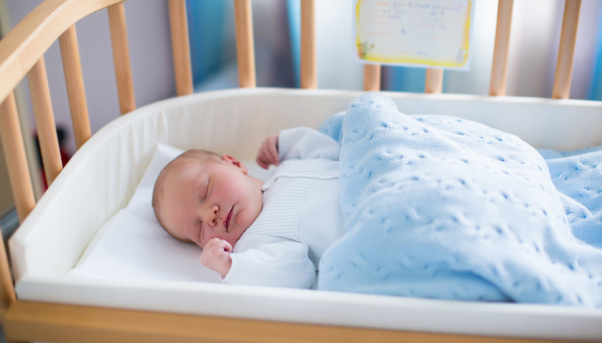 Perché i neonati si addormentano con difficoltà?